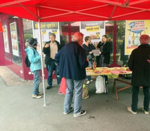 Stand d'information de l'association de quartier Croisettes-Tuileries et environs à Epalinges juin 2016